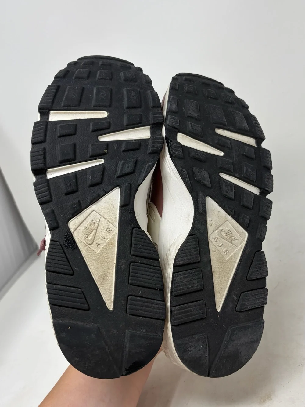 Nike Air Mauve Huarache Sneakers Size Women’s 7
